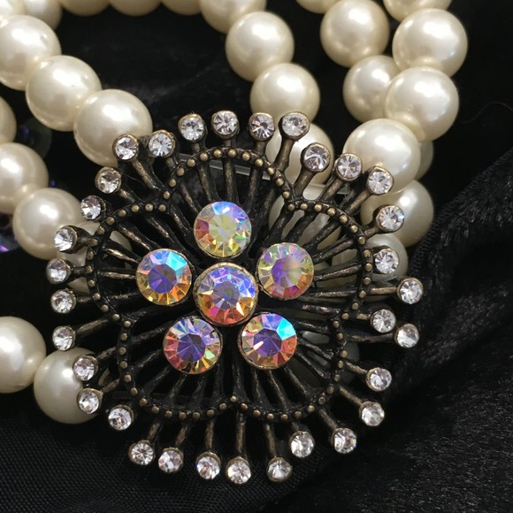 VINTAGE DRESSY PEARL RHINESTONE BRACELET - Picture 1 of 5